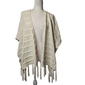 AKEMI+KIN Cream‎ Fringe Knit Open Front Poncho Shawl One Size
